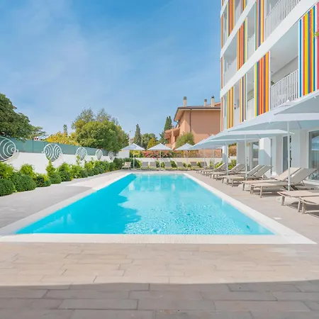 Hotell With Swimming Pool In Olbia