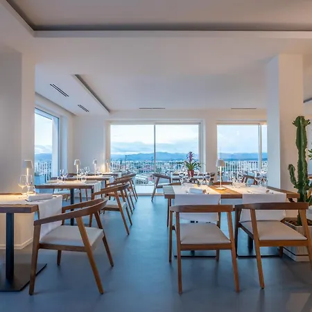 Hotell With Swimming Pool In Olbia